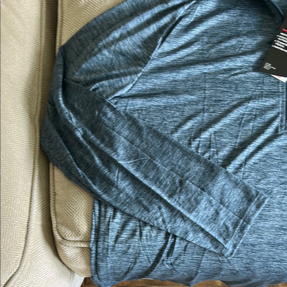 Under Armour Half-Zip Top - Picture 2 of 6